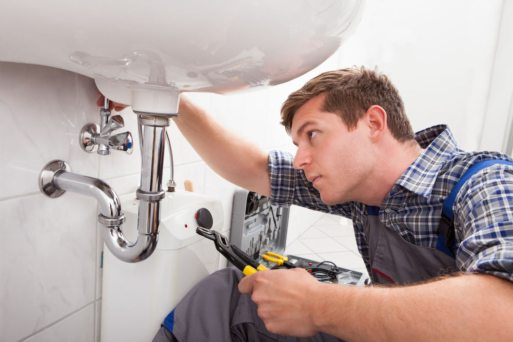 Benefits of Hiring an Emergency Plumber