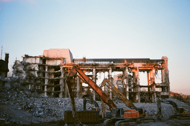 Robotic Demolition vs Hydraulic Demolition – All you need to know