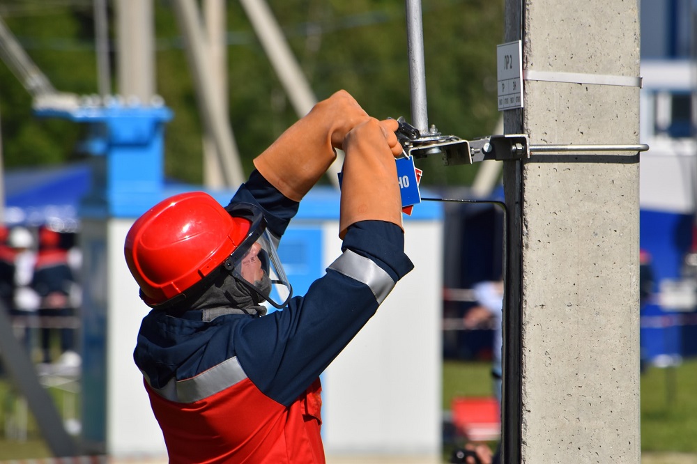Learn Here The Significance Of Hiring A Professional Electrician
