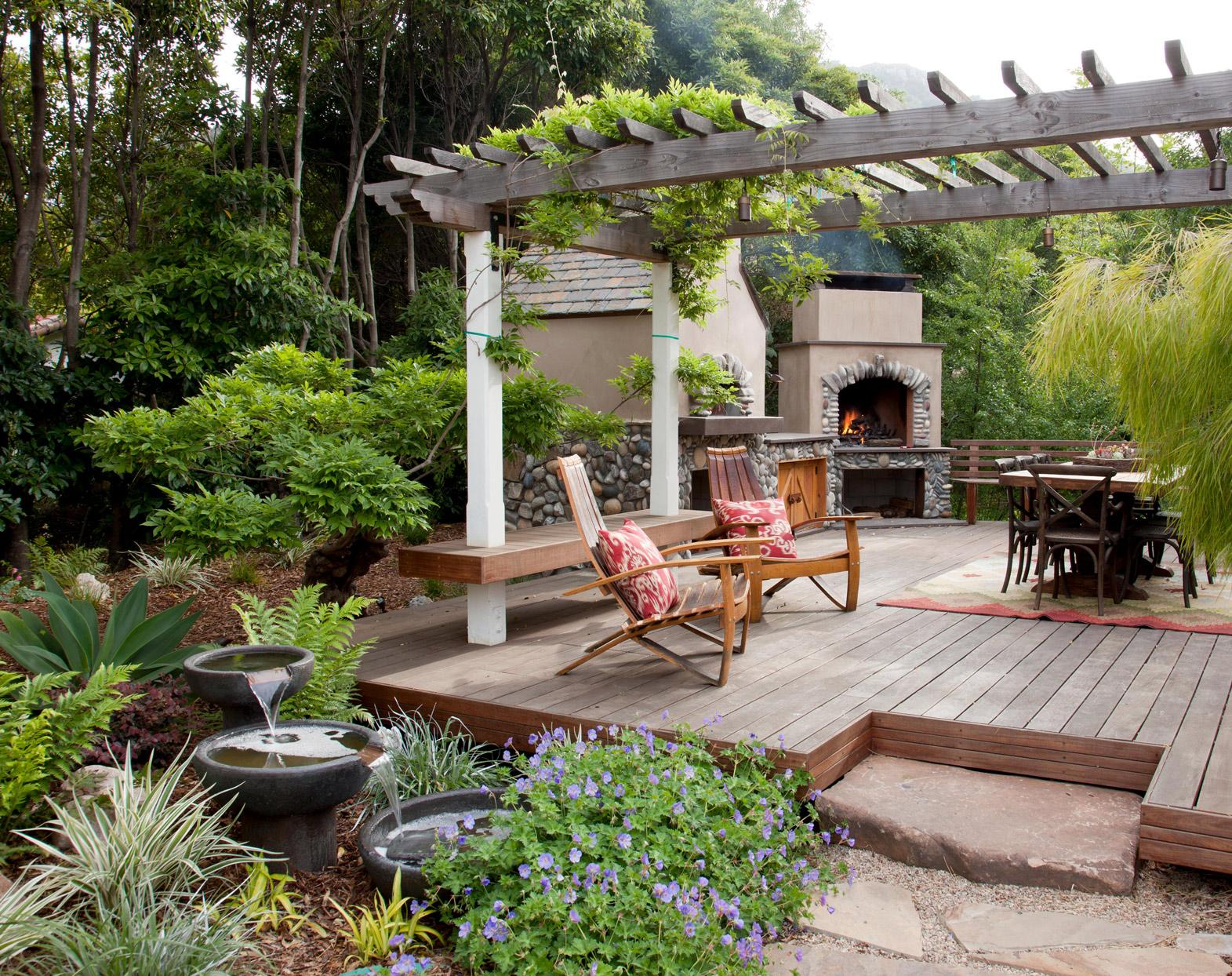 How To Decide The Best Pergolas For Your Backyard?