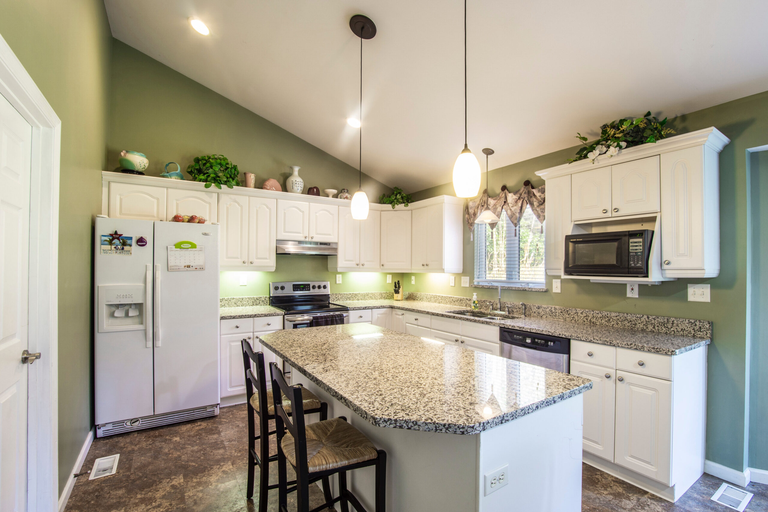 Kitchen Cabinets – Choosing The Best From The Right Manufacturer