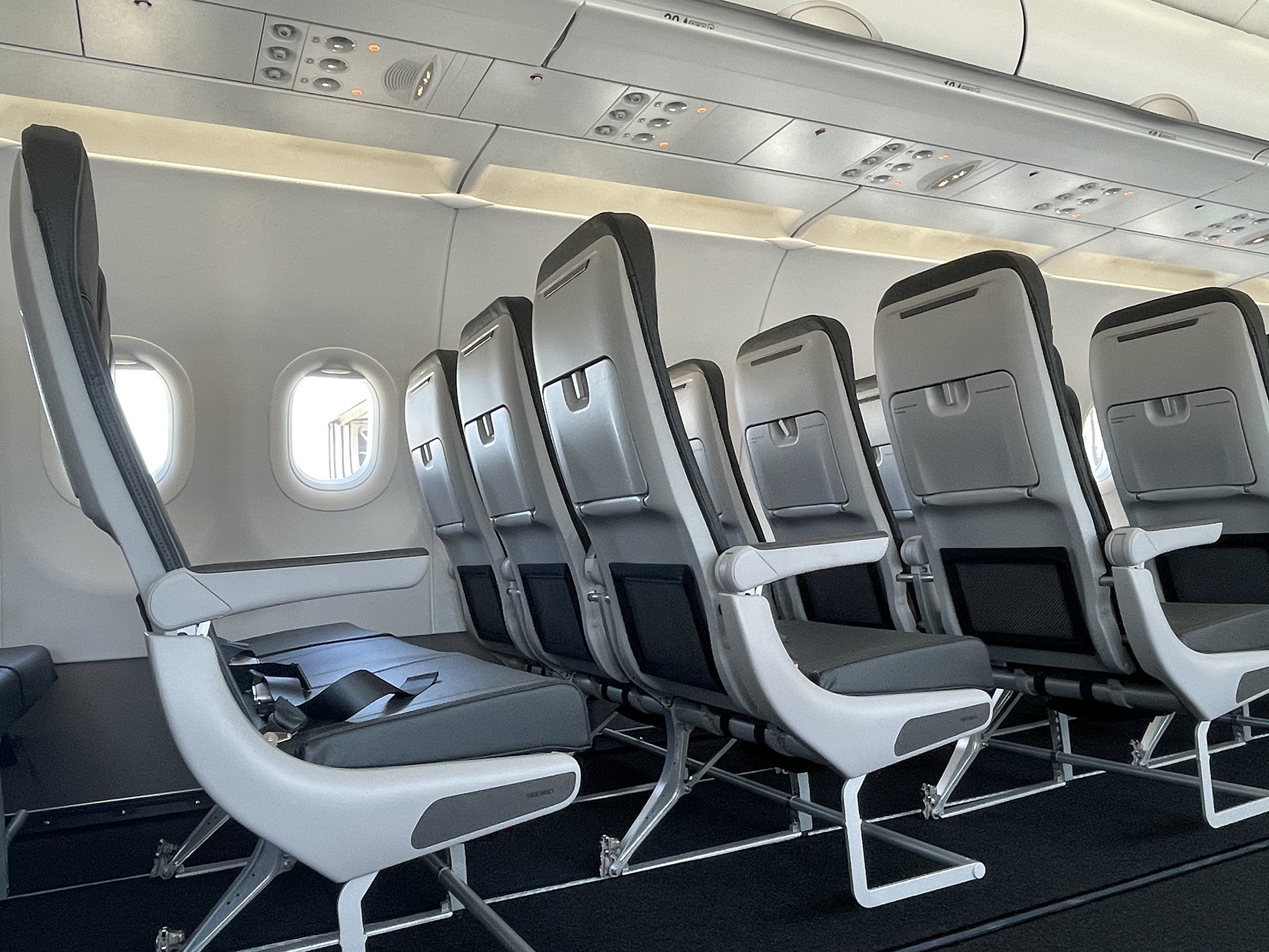 How to Check Flight Status on Frontier Airlines