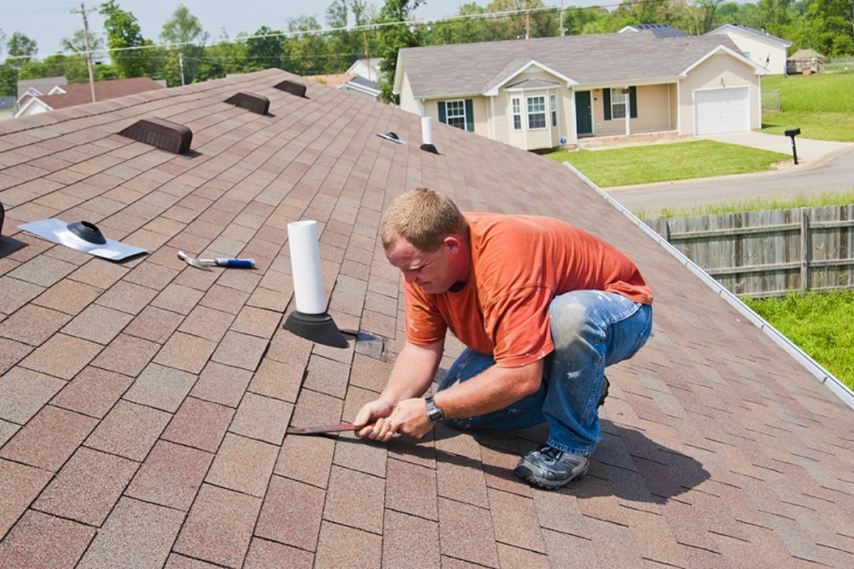 Choosing the Right Professional Roofing Contractor: Important Factors to Consider 
