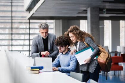 How Do You Balance Research and Writing in a PhD Dissertation?