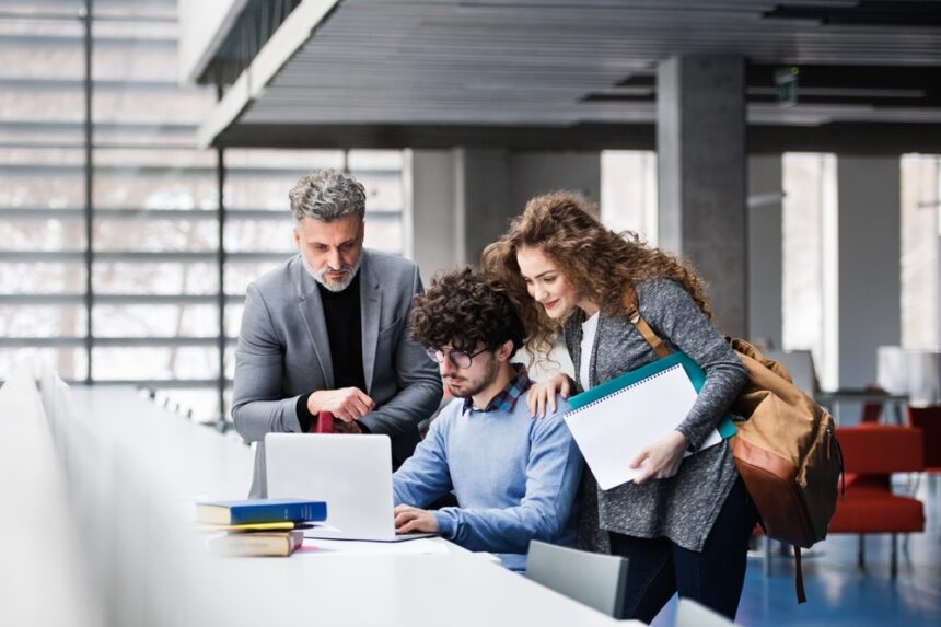 How Do You Balance Research and Writing in a PhD Dissertation?
