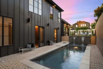 How the Best Pool Companies Melbourne Create Modern Pool Landscapes