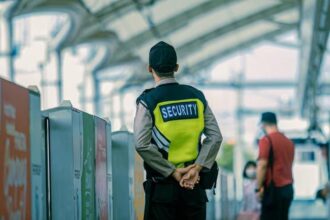 What Is the Difference Between a Security Guard and a Door Supervisor? Roles and Legal Powers Explained