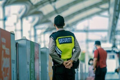 What Is the Difference Between a Security Guard and a Door Supervisor? Roles and Legal Powers Explained